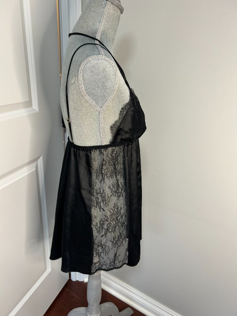 Victoria's Secret Black Baby doll Chamise w Lace Detail NWOT Size M - Picture 3 of 3